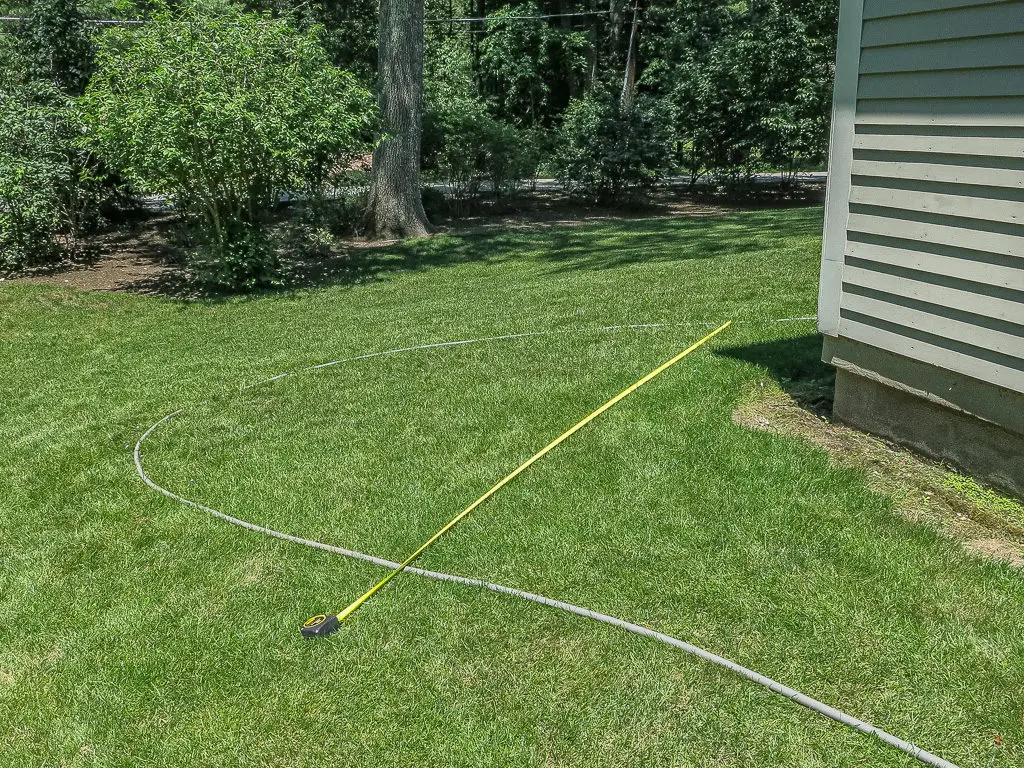 Priprema3 | Moje Dvorište Koristite crevo da ocrtate gredicu | Moje Dvorište