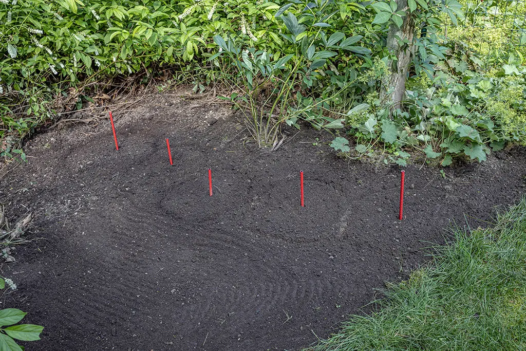 dizajn-12 | Moje Dvorište Korišćenje kočića za procenu broja bilјaka potrebnih u baštenskoj gredici/leji | Moje Dvorište