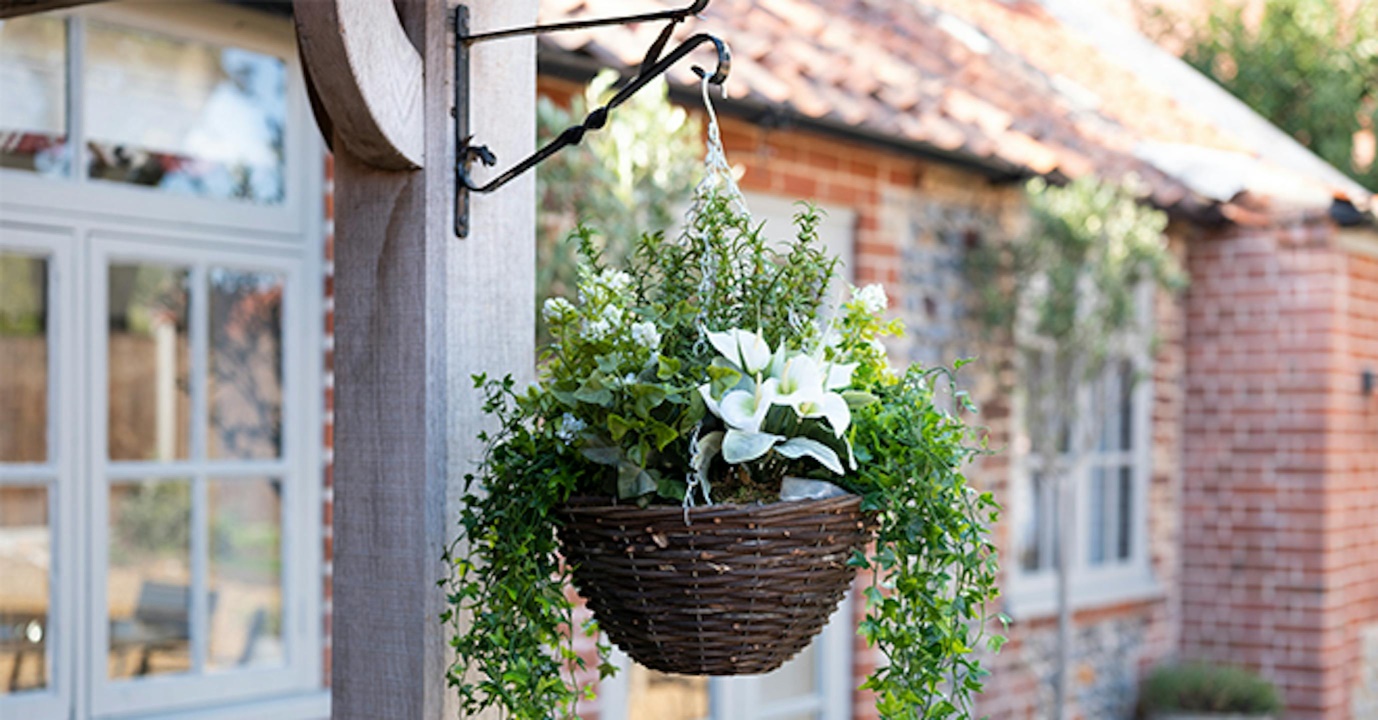 How To Make An Artificial Hanging Basket | Blooming Artificial